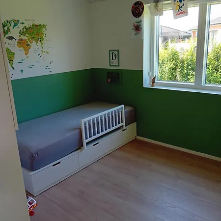 Spacious Family House Outside And Inside